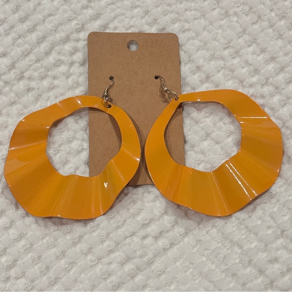 Vintage 1980s/Y2K Orange Yellow Mustard Wavy Big 3" Dangle Hoop Metal Earrings